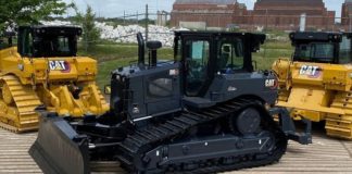  Caterpillar celebrates production of 175,000 medium high drive dozers